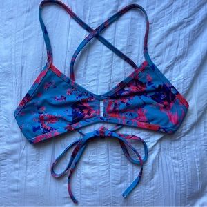 Jolyn Vent Tie-Back Top